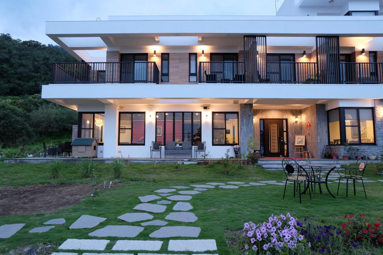 Moonlit Seaview Homestay Donghe Exterior photo
