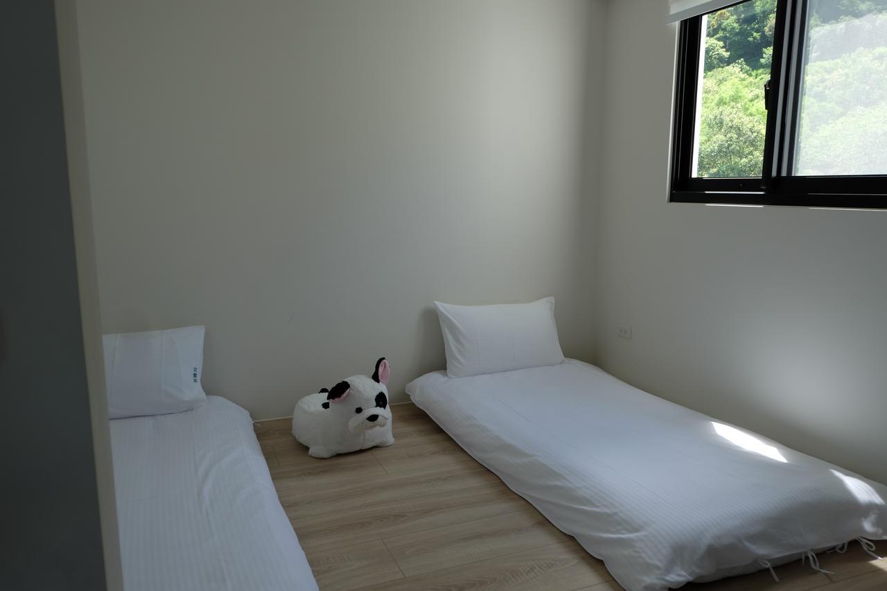Moonlit Seaview Homestay Donghe Exterior photo
