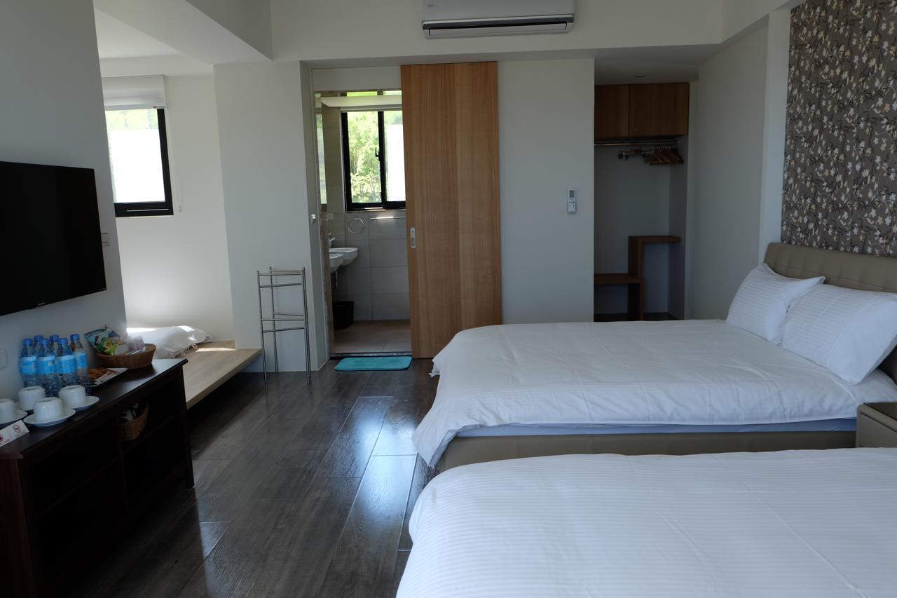 Moonlit Seaview Homestay Donghe Exterior photo