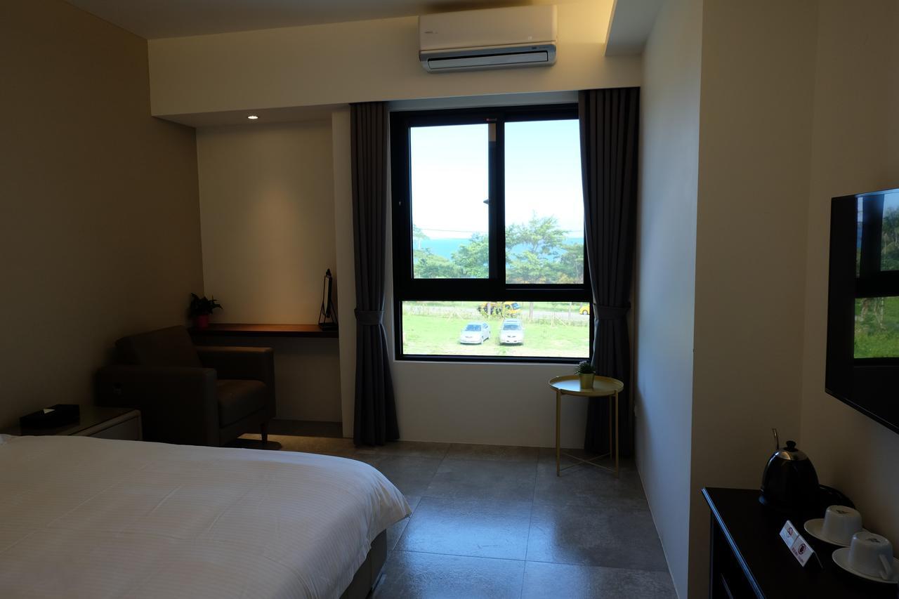 Moonlit Seaview Homestay Donghe Exterior photo